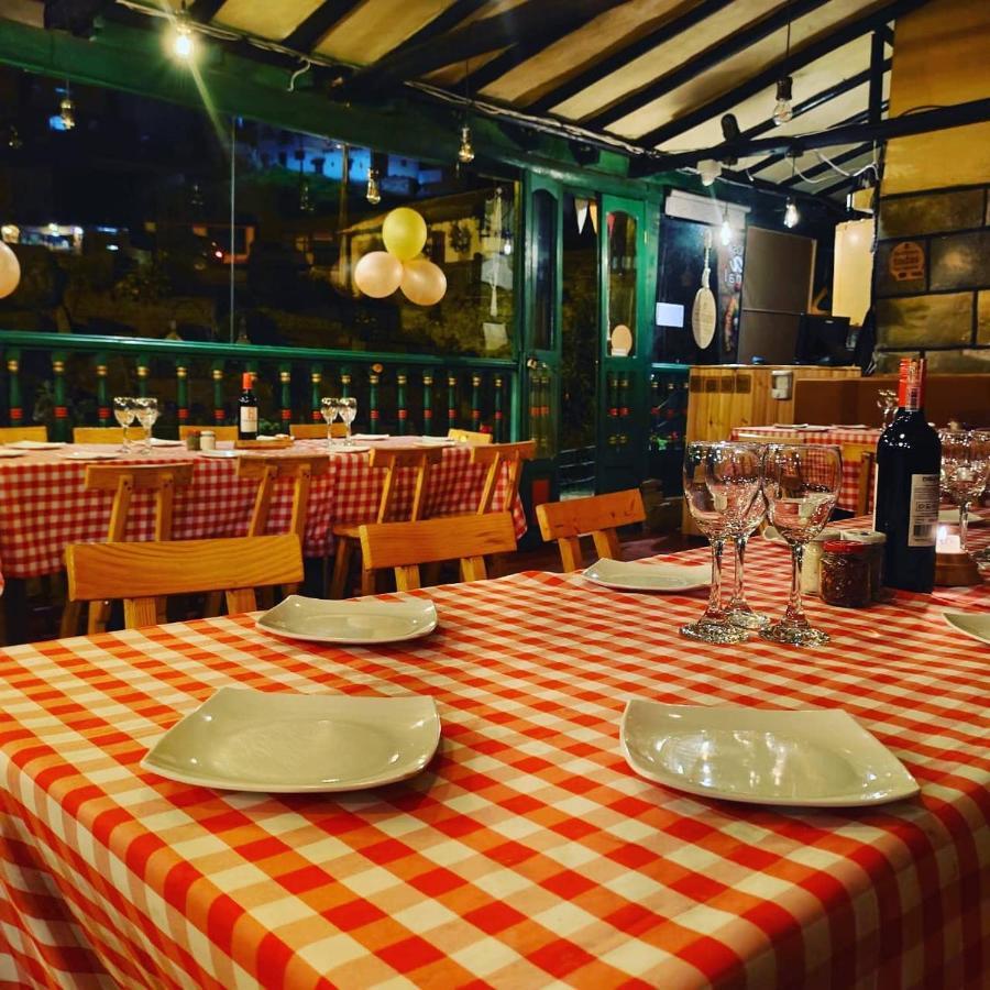 Hotel Calicanto Real Cafe Museo Mongui Exterior photo